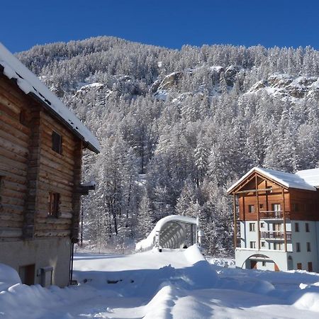 Skis Aux Pieds Dans Un Appartement Cosy Au Coeur Du Queyras Molines-en-Queyras Ngoại thất bức ảnh